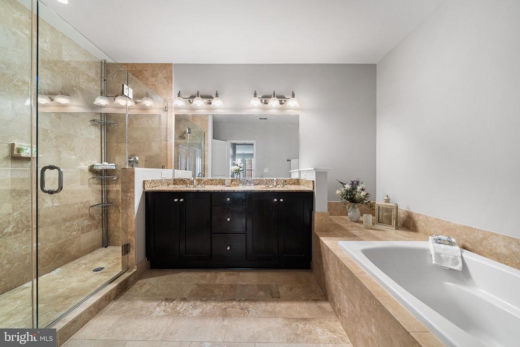 1418 N RHODES STREET Unit: B420
