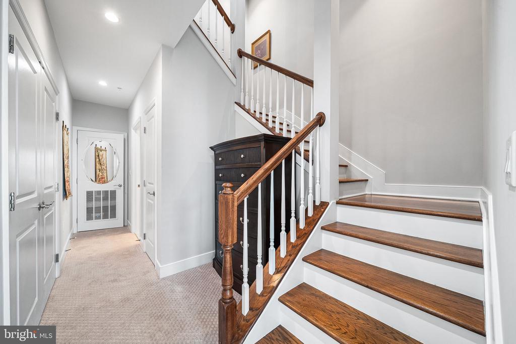 1418 N RHODES STREET Unit: B420