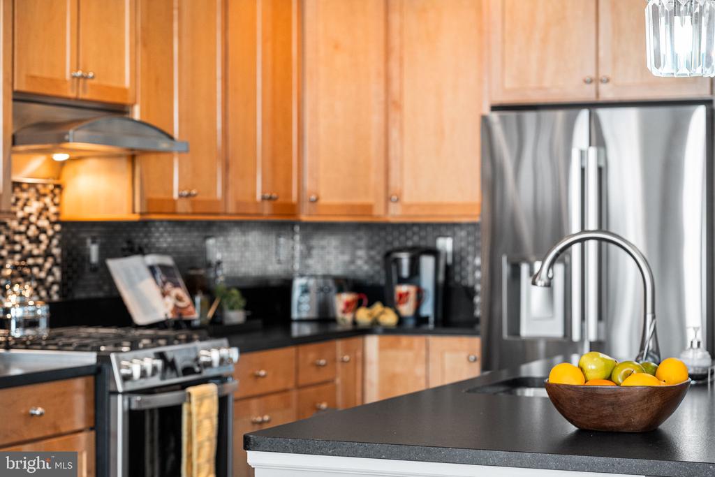 1418 N RHODES STREET Unit: B420