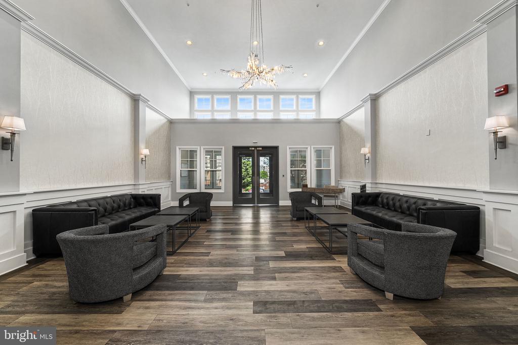 1418 N RHODES STREET Unit: B420