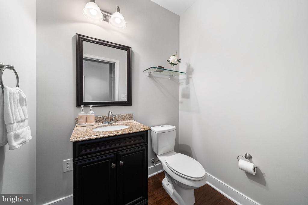 1418 N RHODES STREET Unit: B420