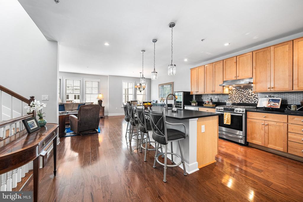 1418 N RHODES STREET Unit: B420