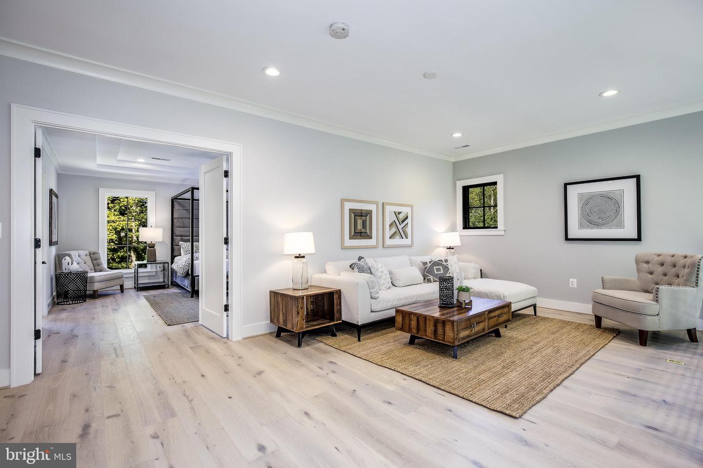 8020 Georgetown Pike