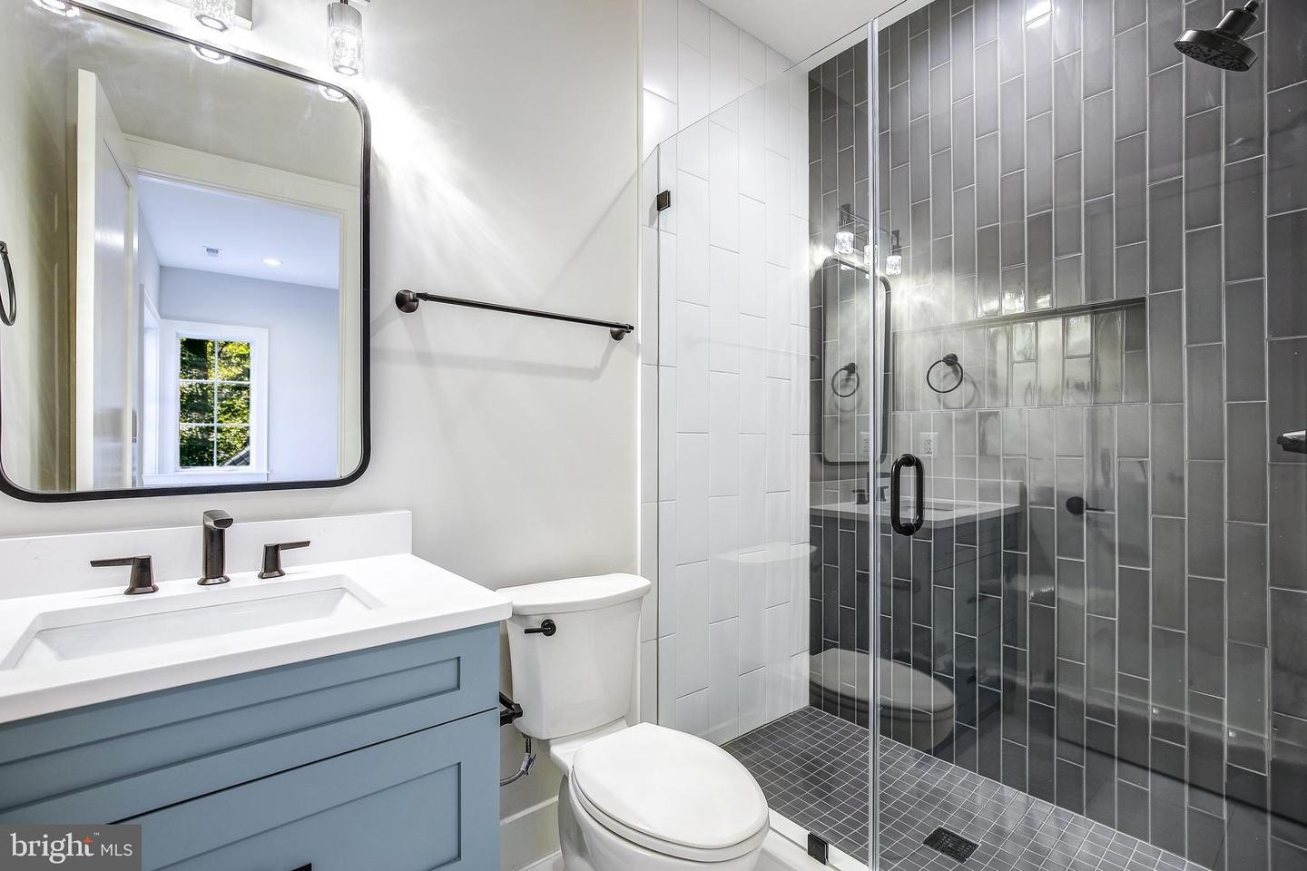 8020 Georgetown Pike