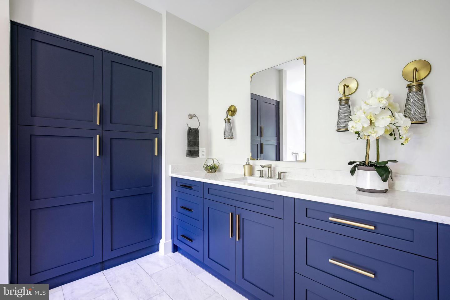 8020 Georgetown Pike