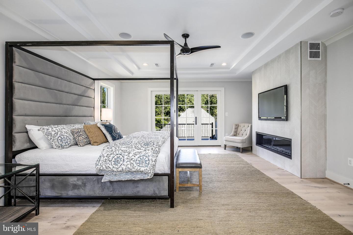 8020 Georgetown Pike