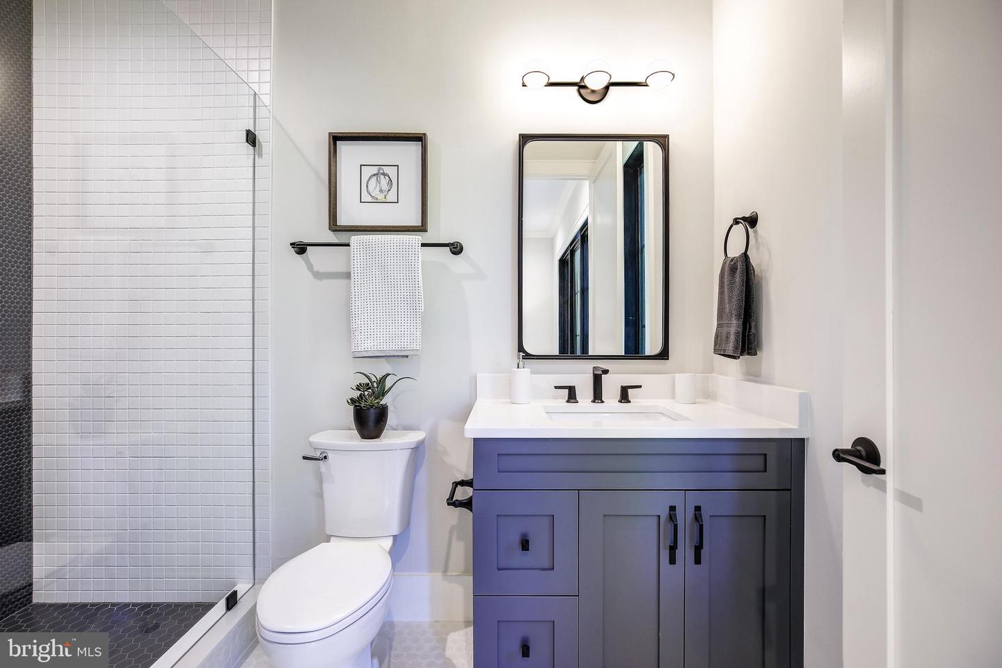 8020 Georgetown Pike