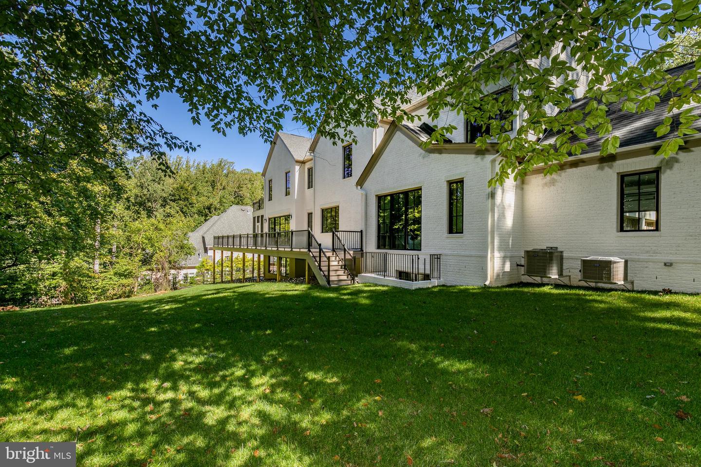 8020 Georgetown Pike