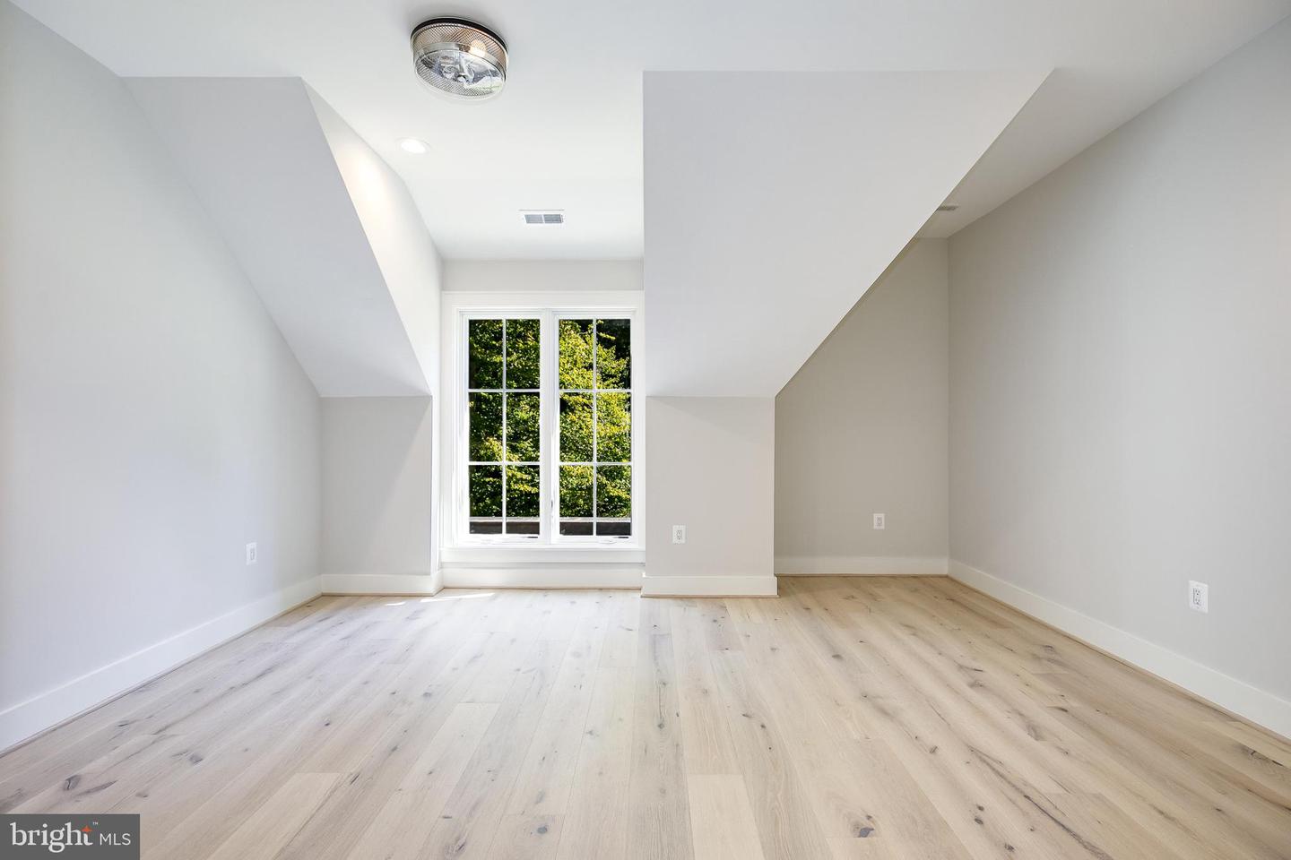 8020 Georgetown Pike