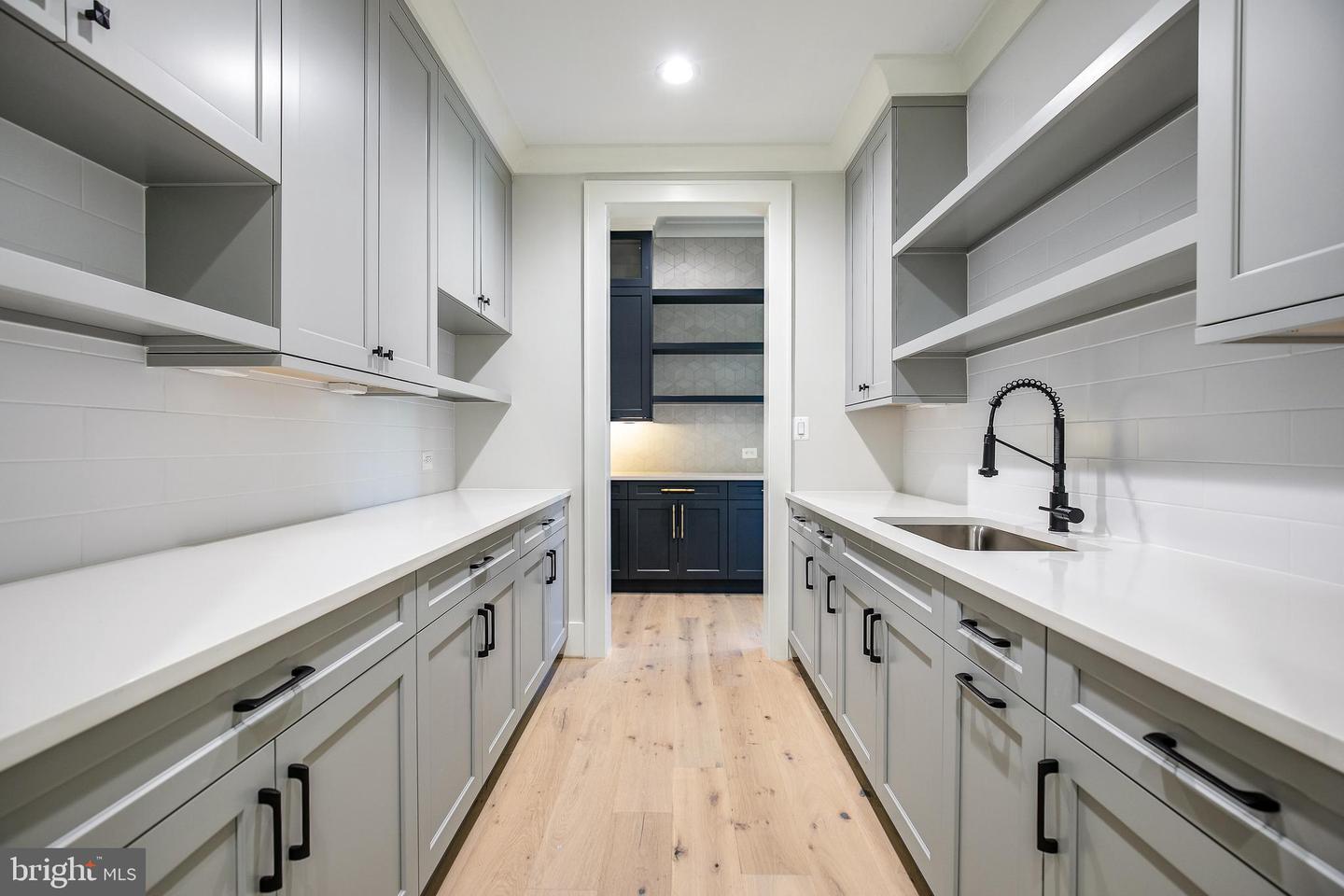 8020 Georgetown Pike