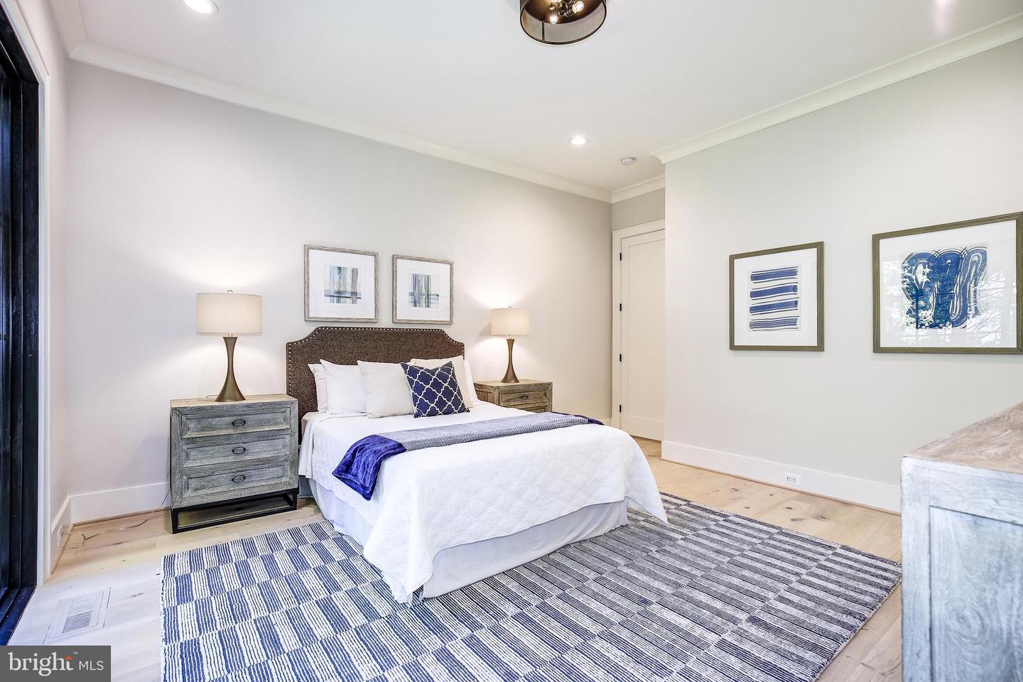 8020 Georgetown Pike