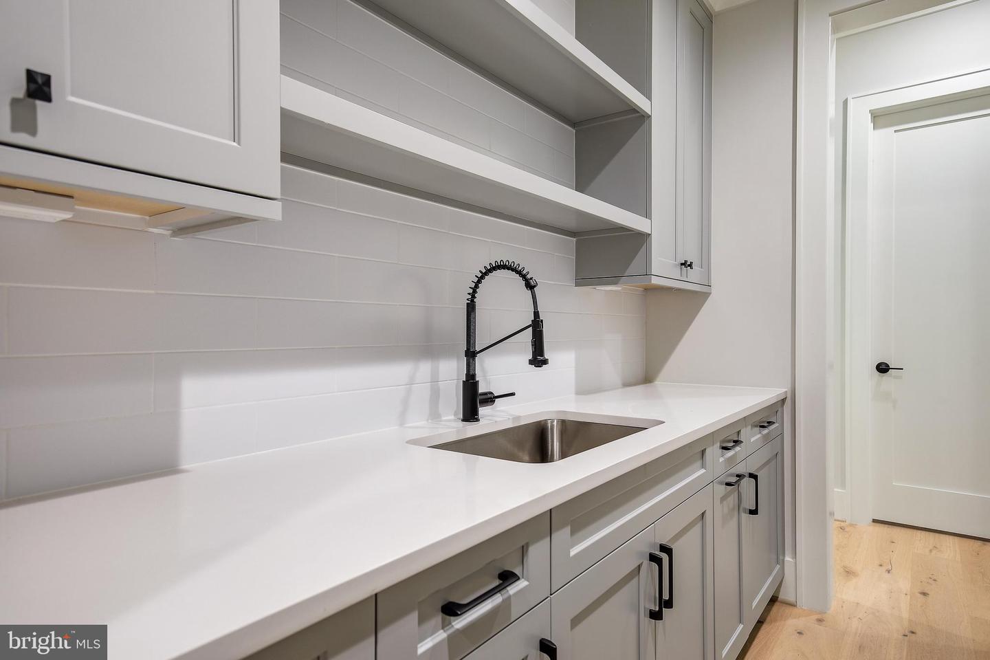 8020 Georgetown Pike