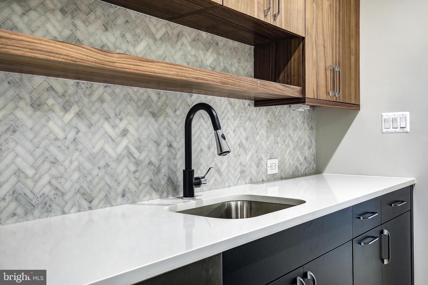 8020 Georgetown Pike