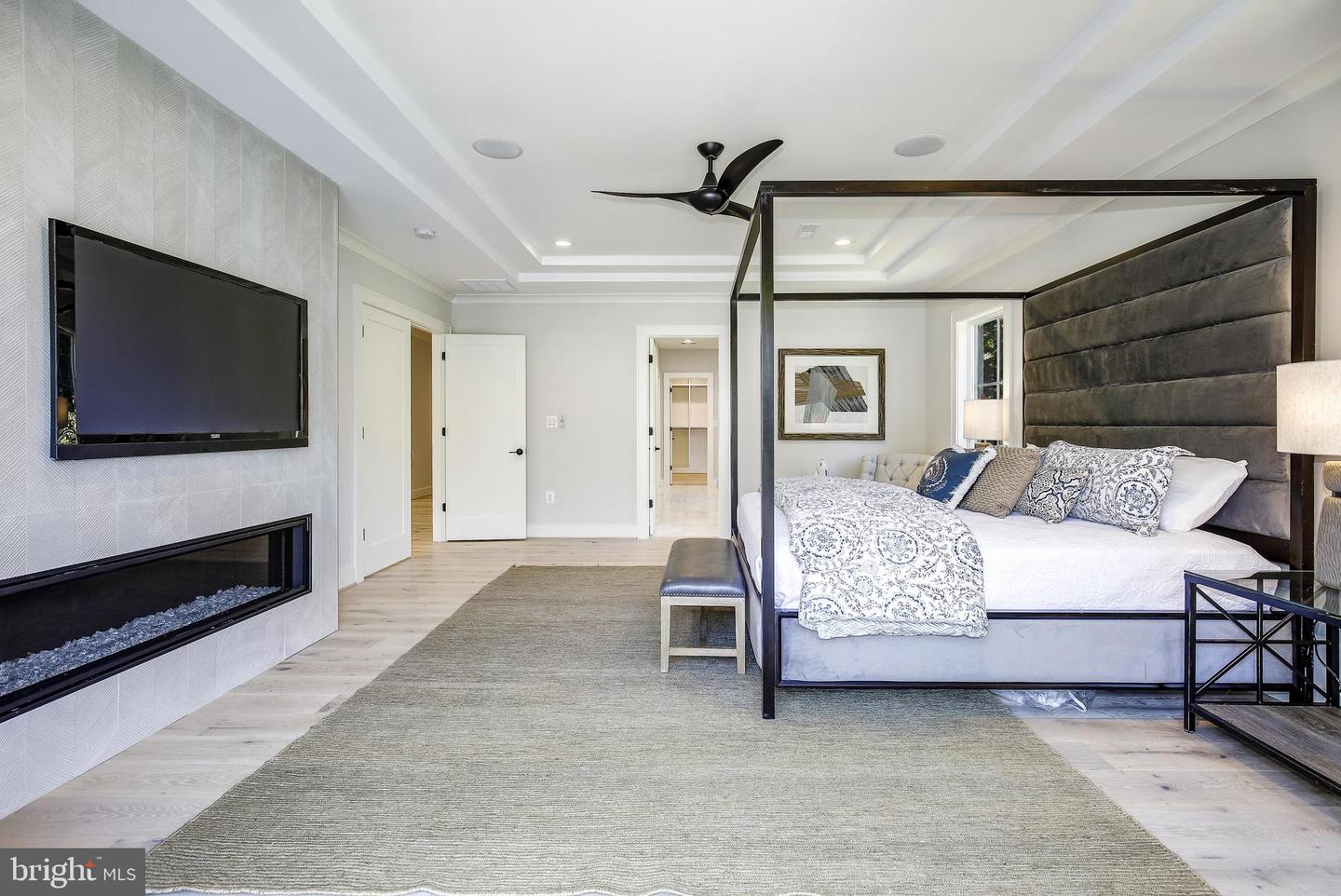 8020 Georgetown Pike