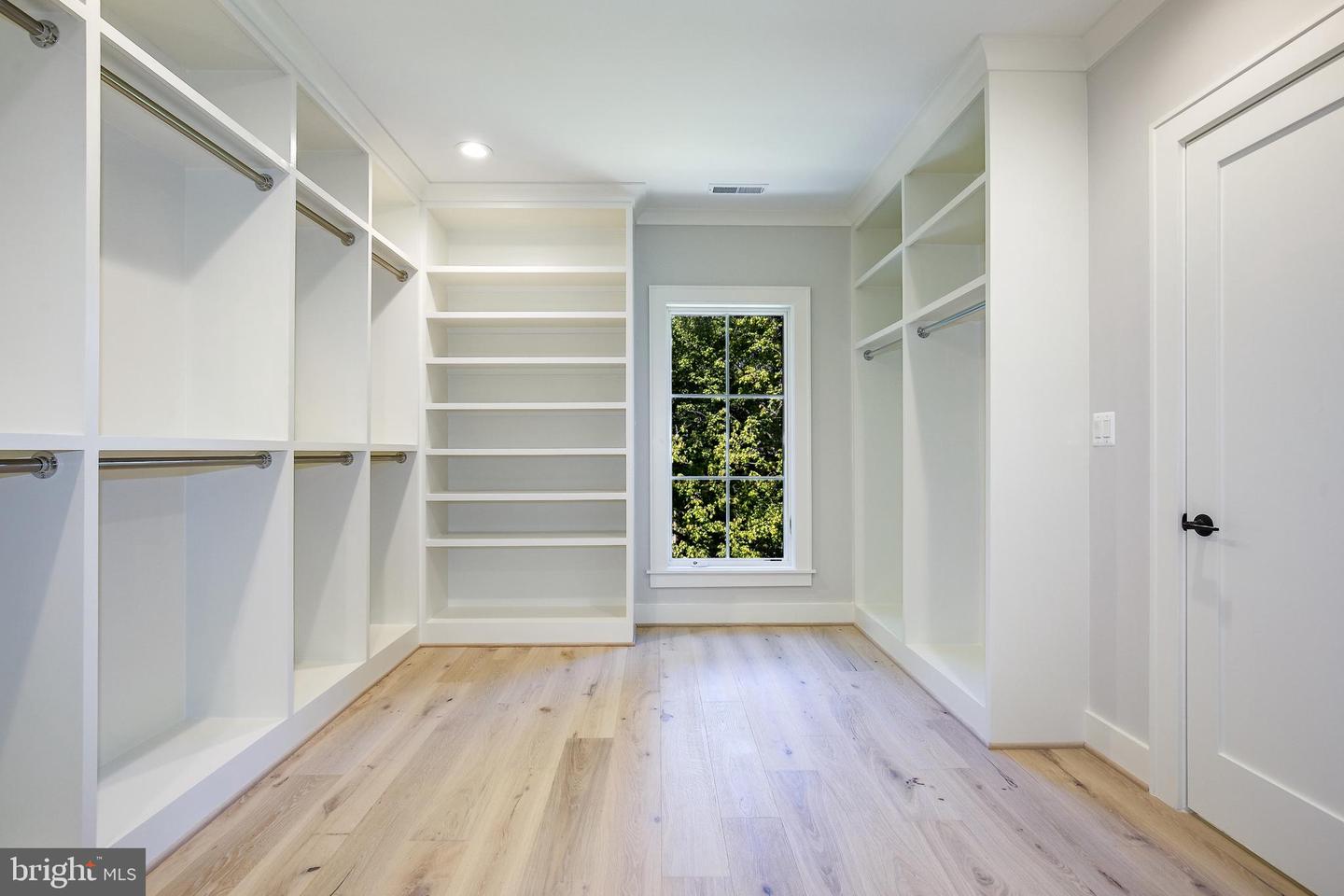 8020 Georgetown Pike