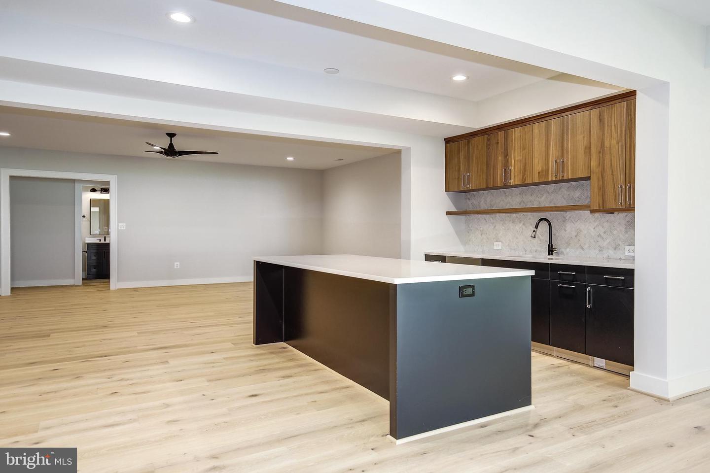 8020 Georgetown Pike