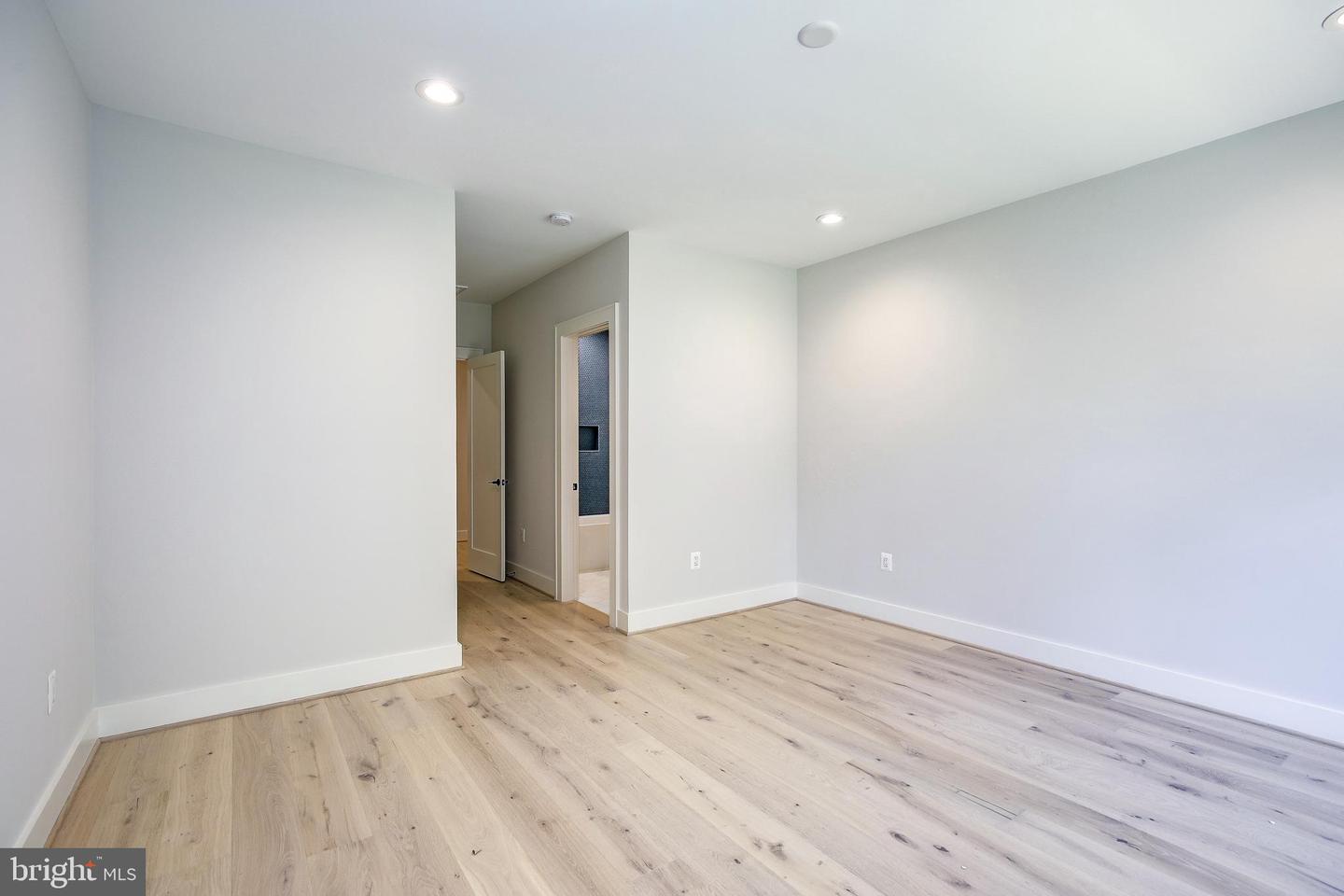 8020 Georgetown Pike