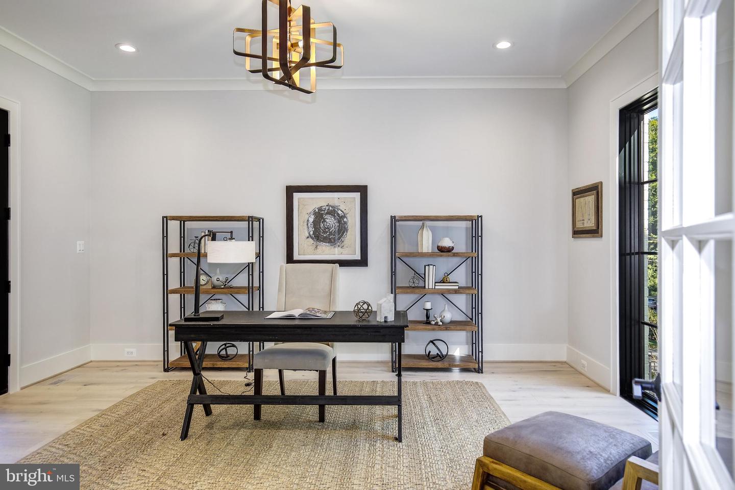 8020 Georgetown Pike