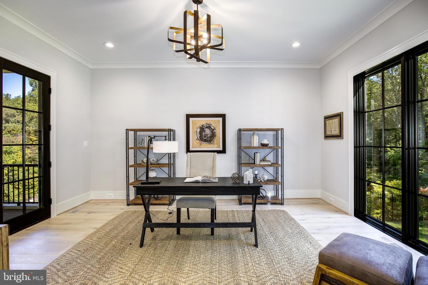 8020 Georgetown Pike