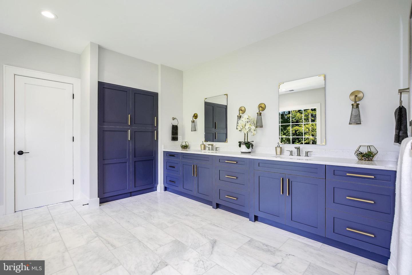 8020 Georgetown Pike