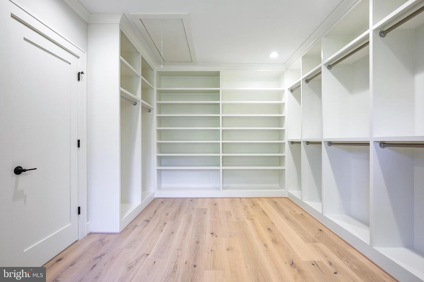 8020 Georgetown Pike