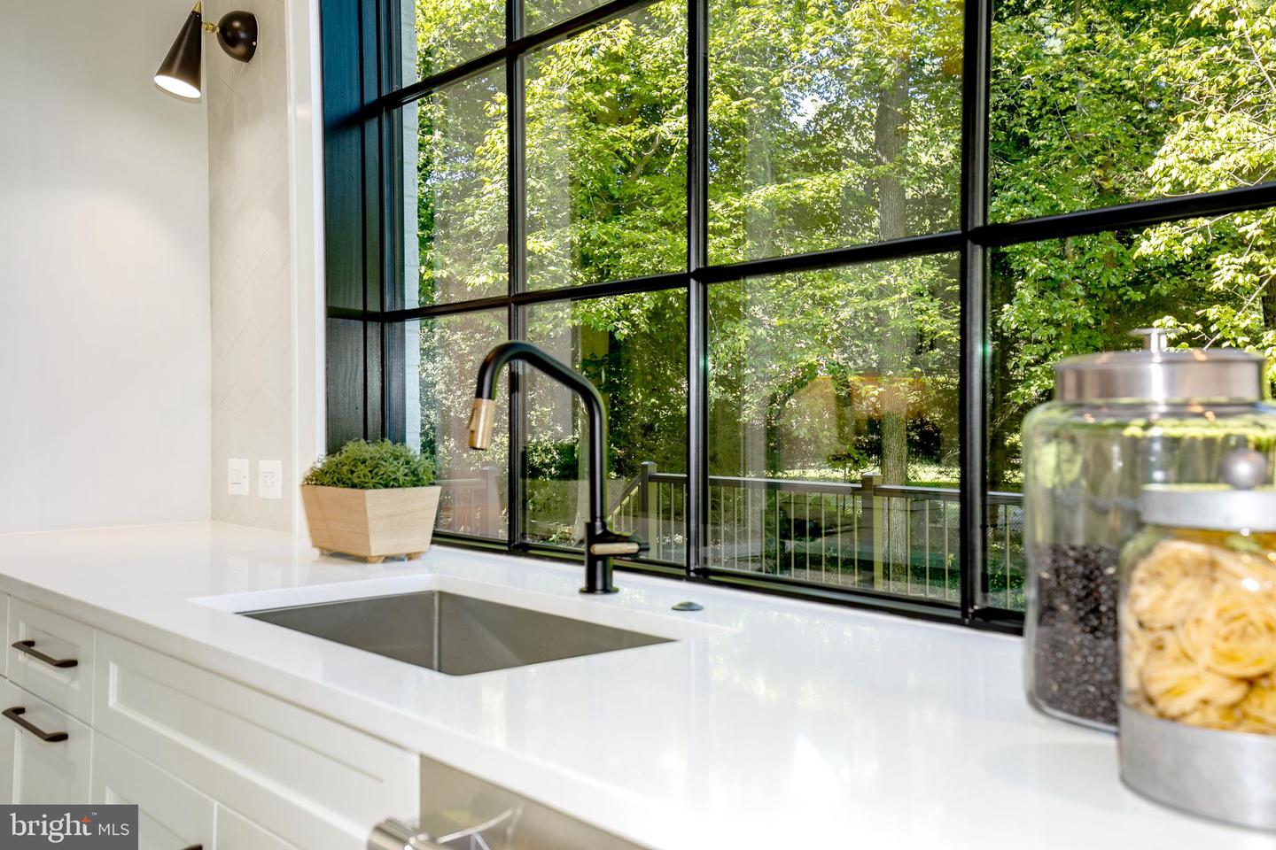 8020 Georgetown Pike