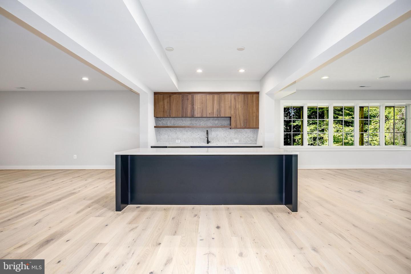 8020 Georgetown Pike