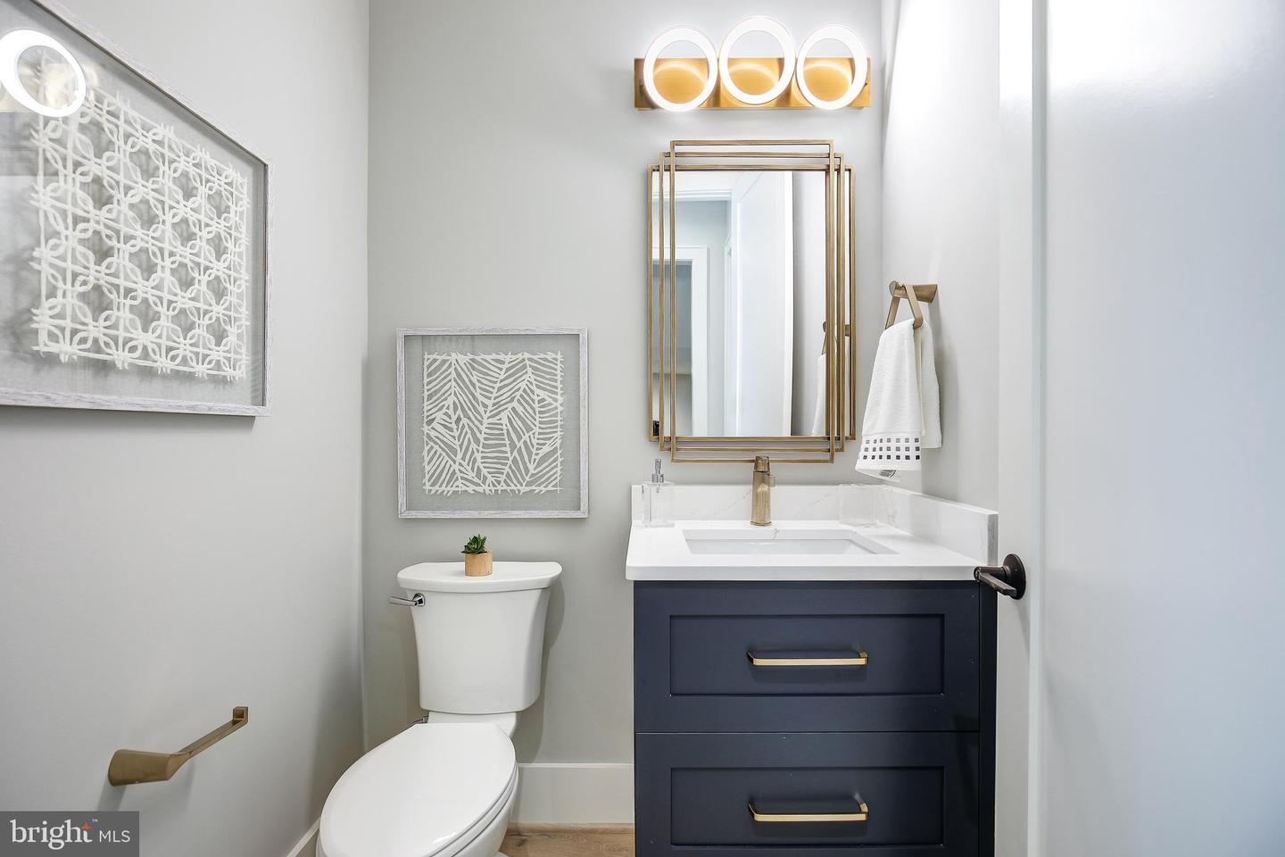 8020 Georgetown Pike