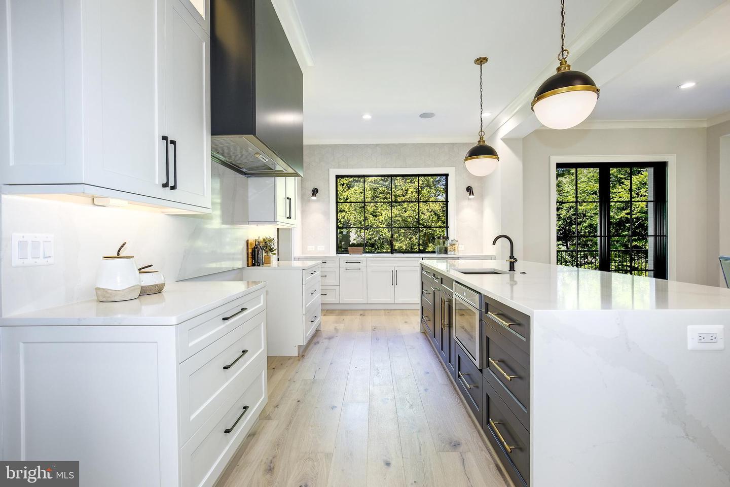 8020 Georgetown Pike