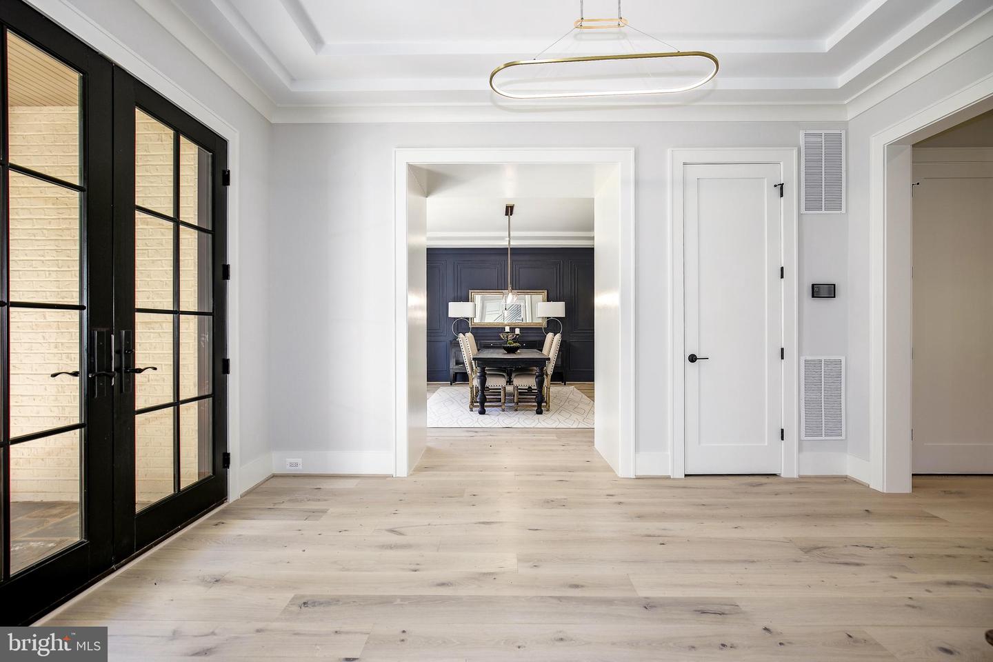 8020 Georgetown Pike