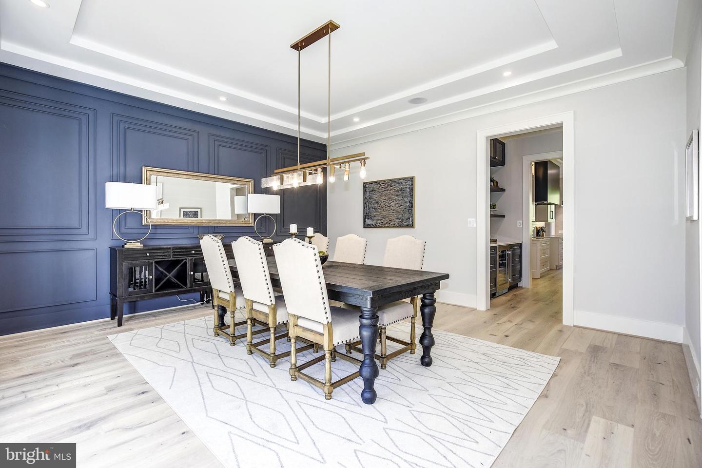 8020 Georgetown Pike