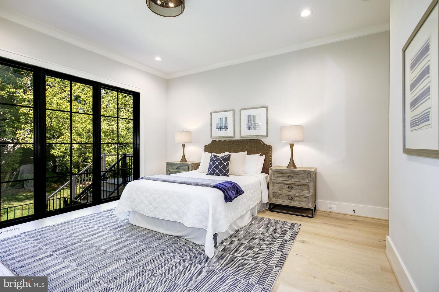 8020 Georgetown Pike