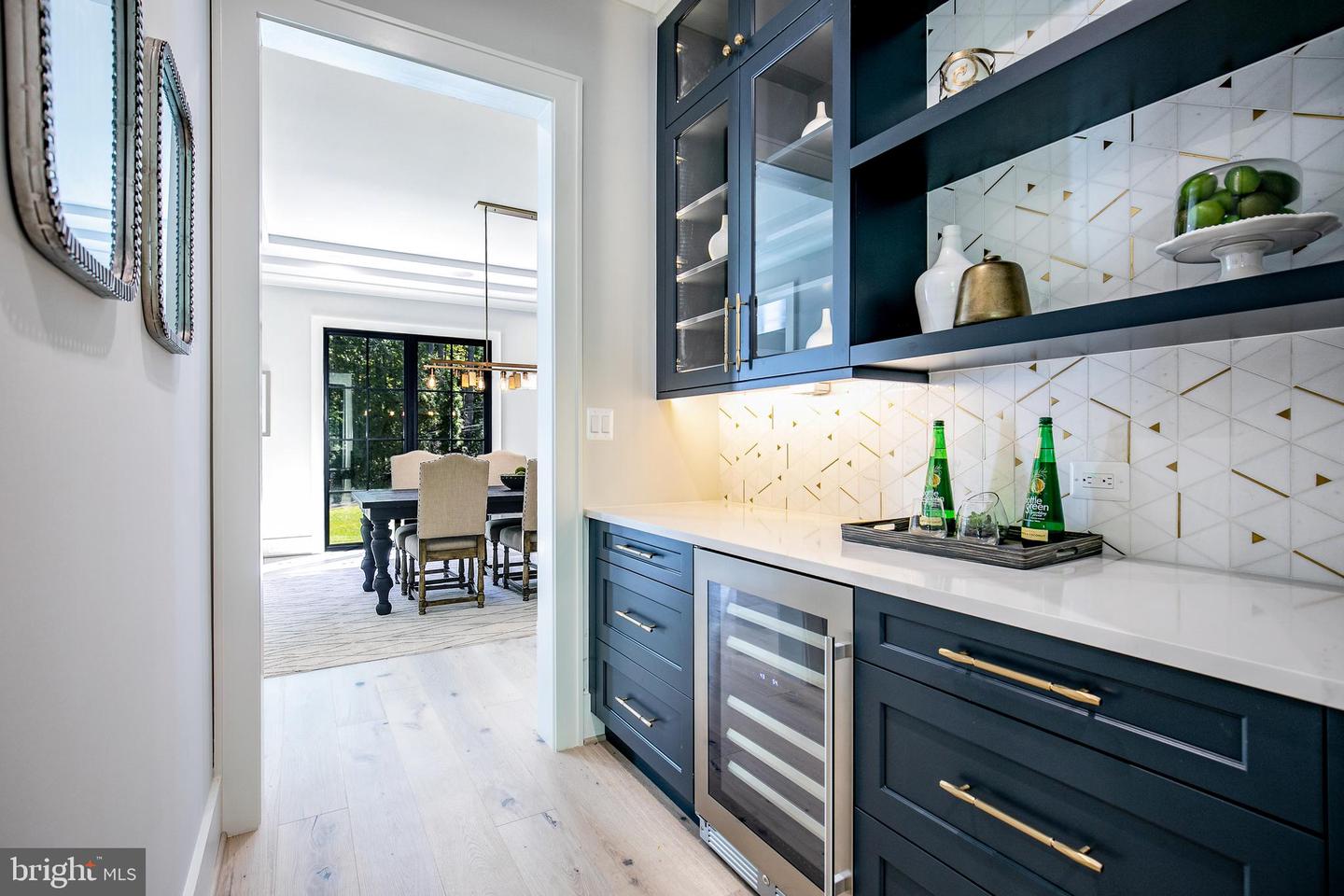 8020 Georgetown Pike