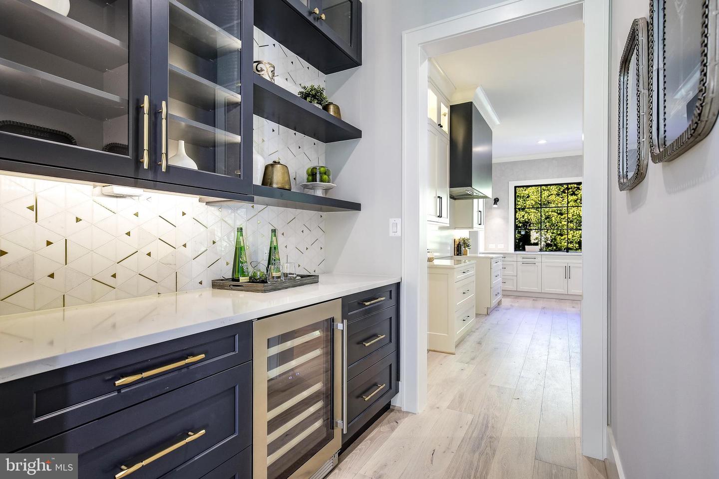 8020 Georgetown Pike