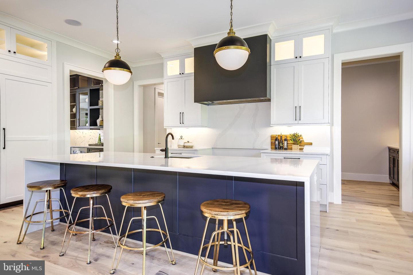 8020 Georgetown Pike