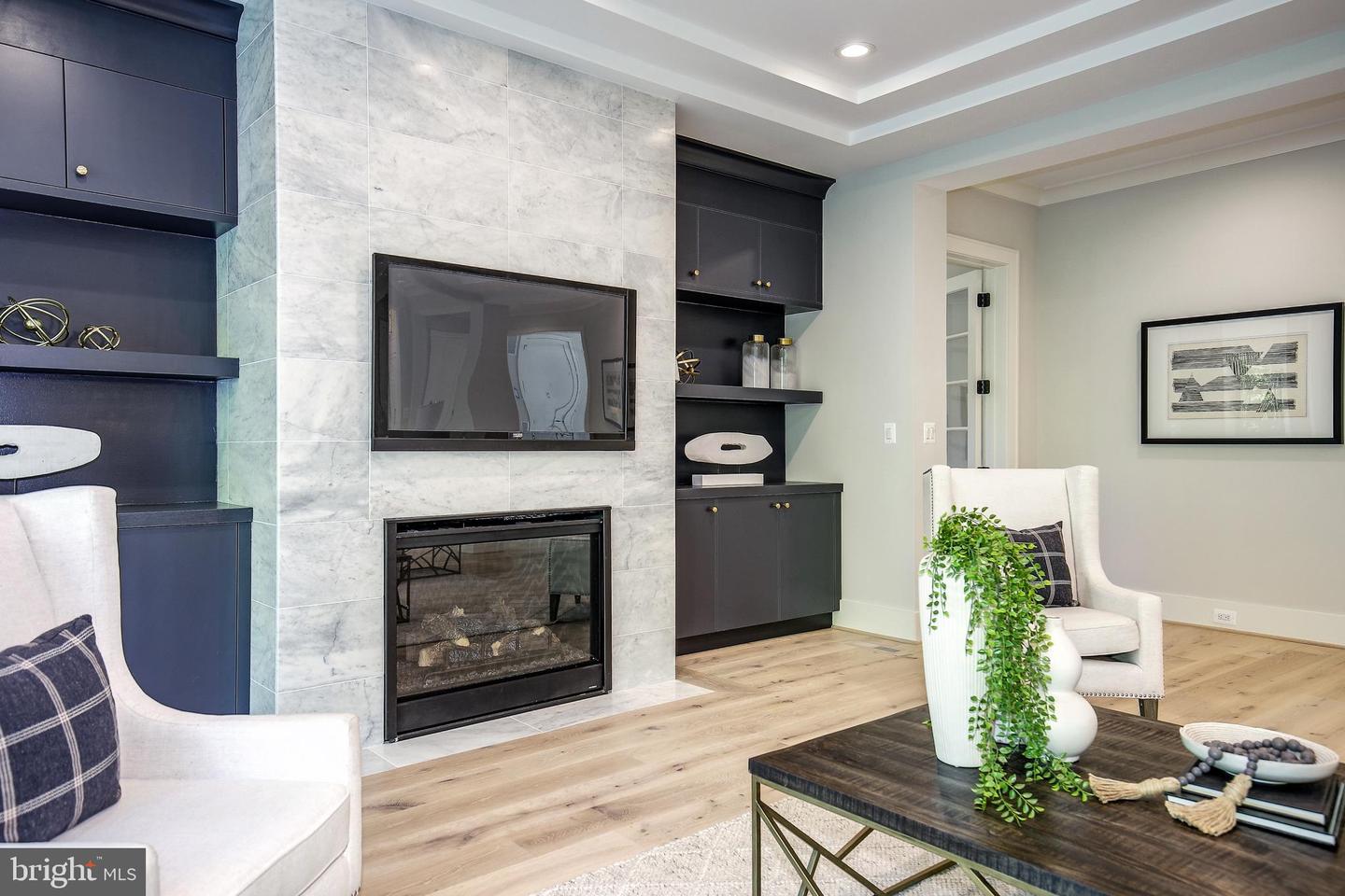 8020 Georgetown Pike