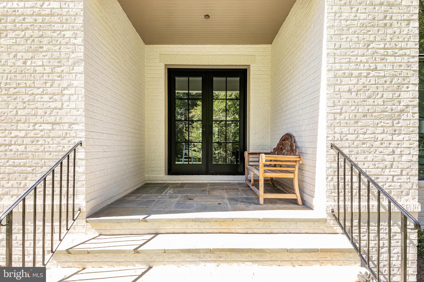 8020 Georgetown Pike