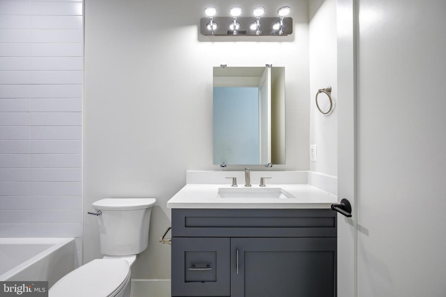 8020 Georgetown Pike