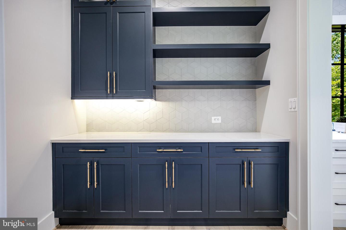 8020 Georgetown Pike