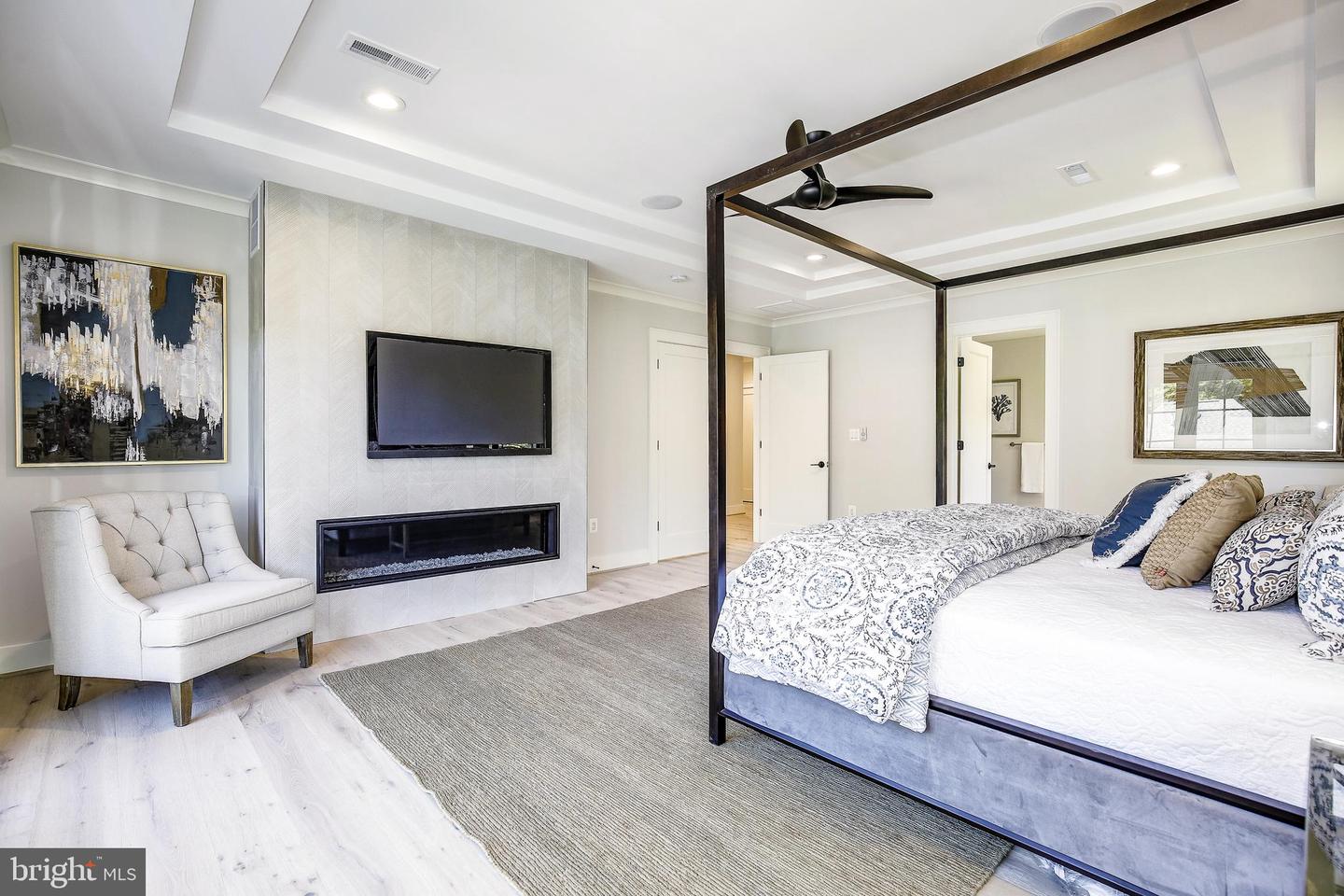 8020 Georgetown Pike