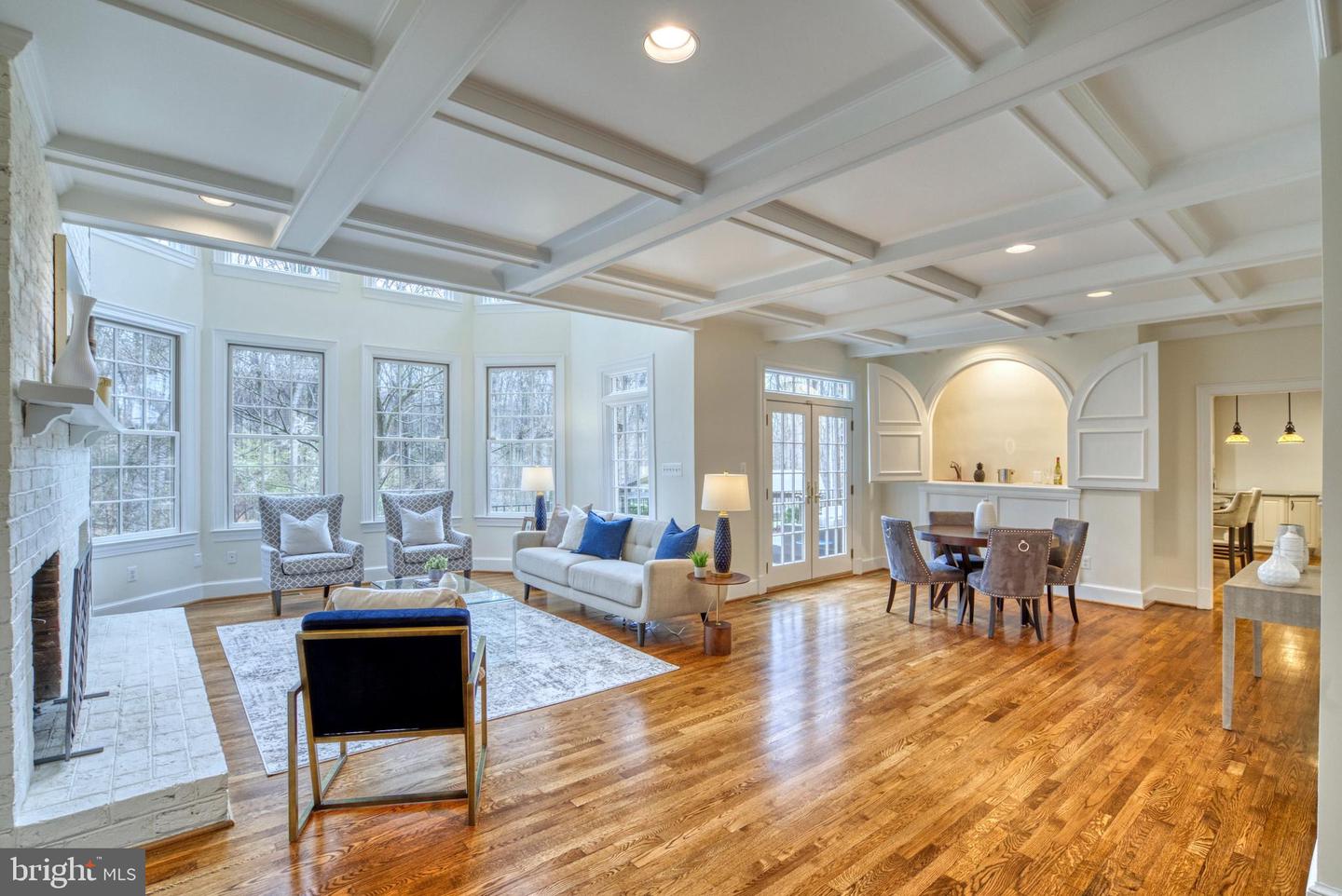 718 Potomac Knolls Dr