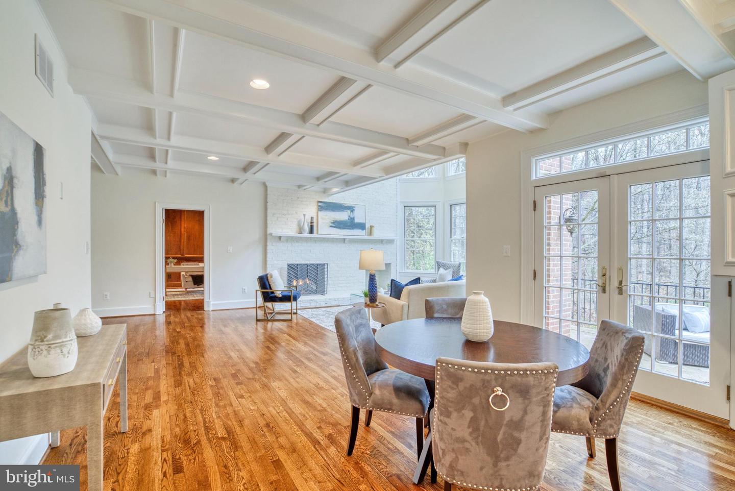 718 Potomac Knolls Dr