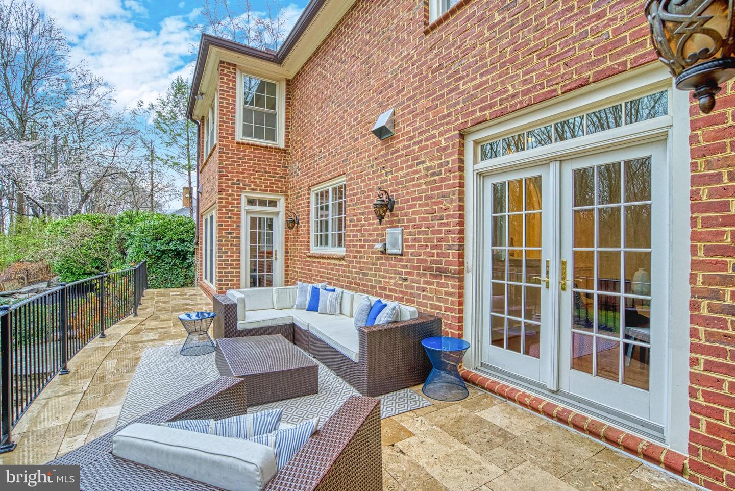 718 Potomac Knolls Dr