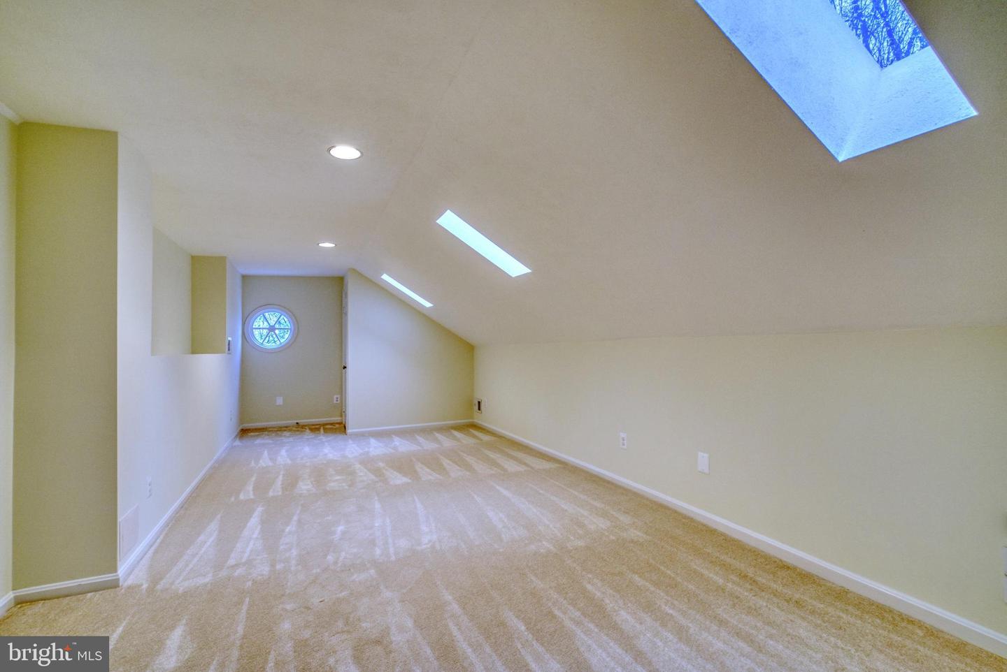 718 Potomac Knolls Dr