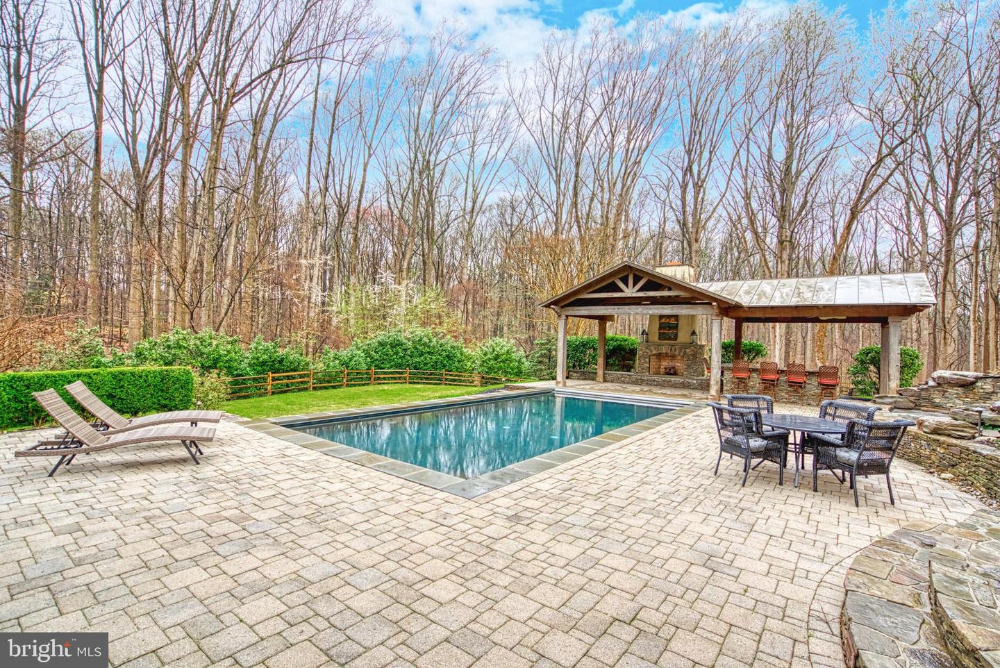 718 Potomac Knolls Dr