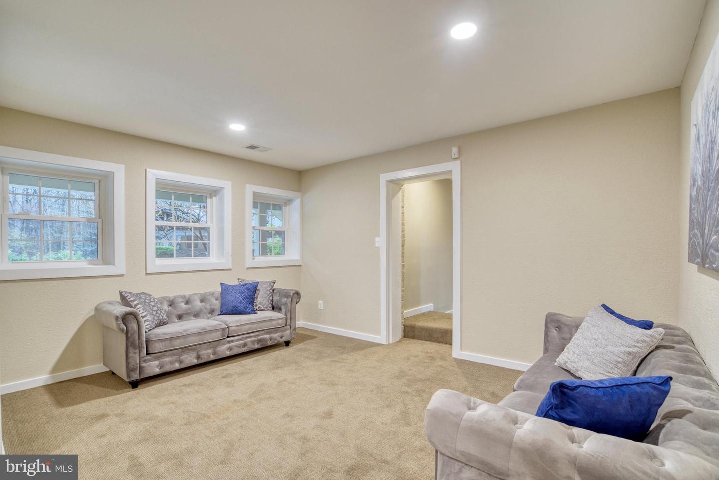 718 Potomac Knolls Dr