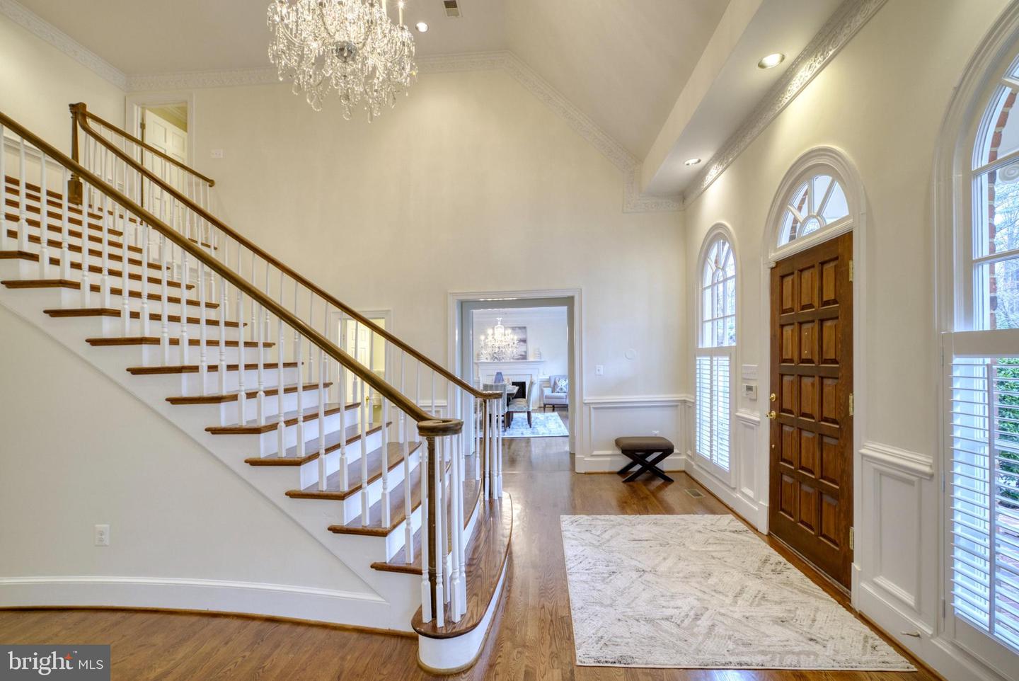 718 Potomac Knolls Dr