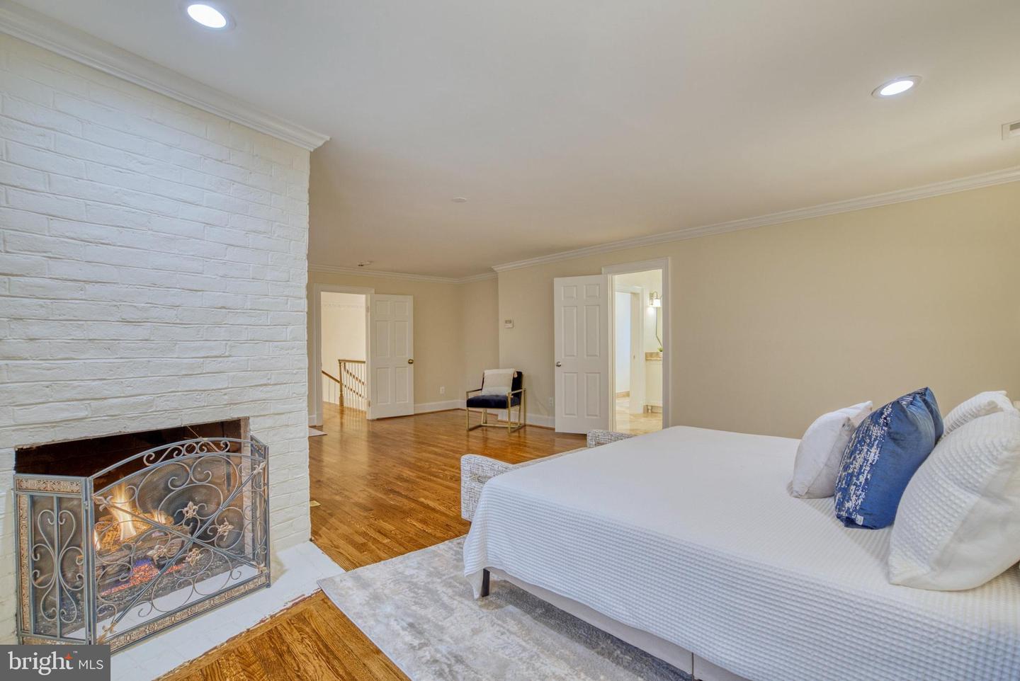 718 Potomac Knolls Dr