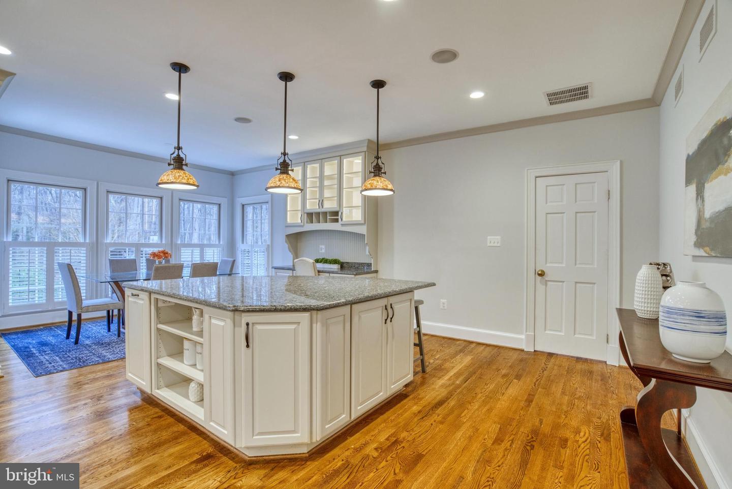 718 Potomac Knolls Dr