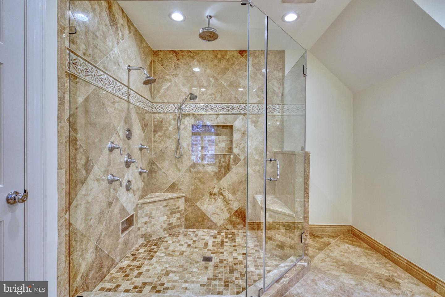 718 Potomac Knolls Dr